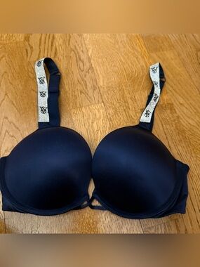 Victoria's Secret Navy Bombshell Add-2-Cup Push-Up Super Push-Up Bra